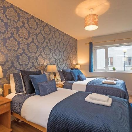 Town Square Townhouse - Best Location In Galway Eksteriør billede