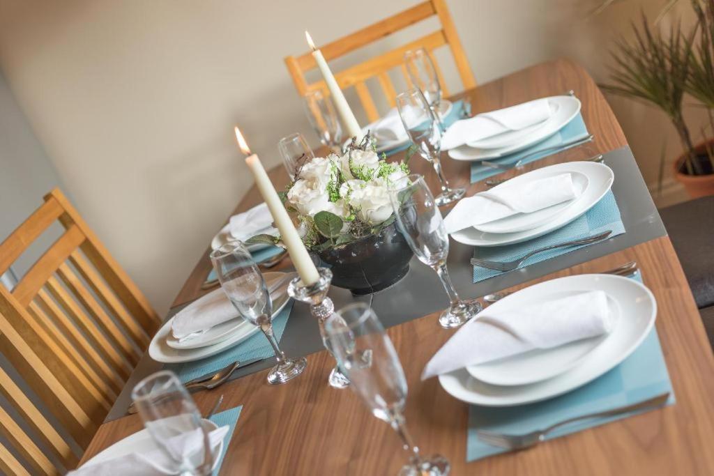 Town Square Townhouse - Best Location In Galway Eksteriør billede