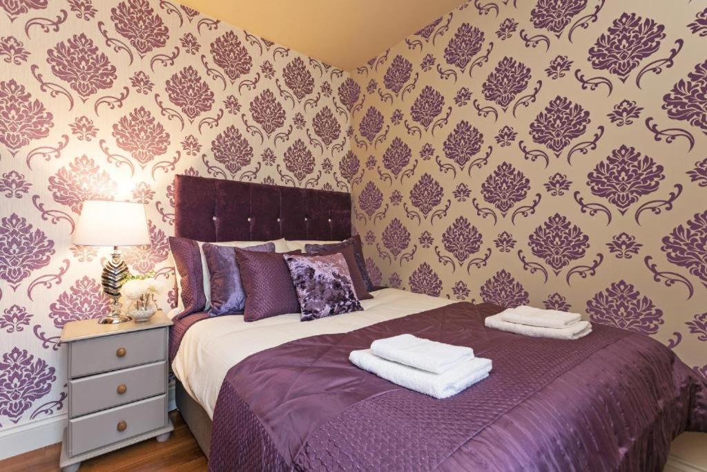 Town Square Townhouse - Best Location In Galway Eksteriør billede
